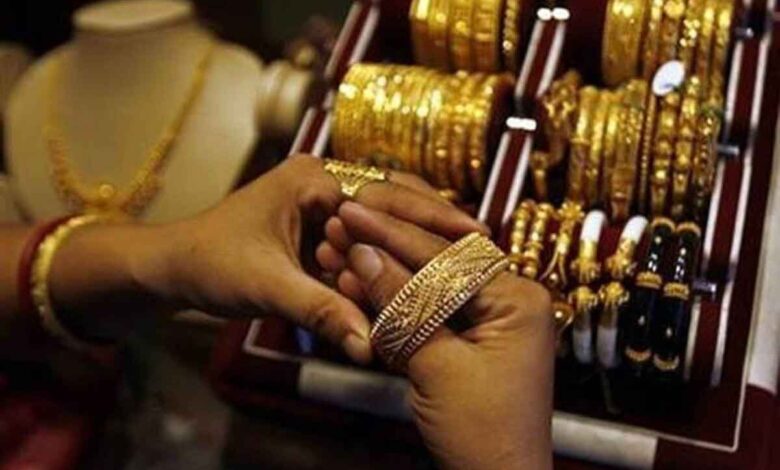 COVID Curse Before Diwali, families forced to sell gold