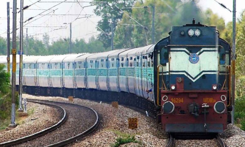 Gang rape with woman in train going to Mumbai: All 8 accused arrested