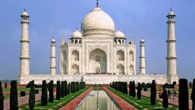 Taj Mahal A message: "Pure love is the soul of life"