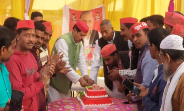Birthday of Shri Mulayam Singh Yadav ji celebrated with great pomp in Hardoi