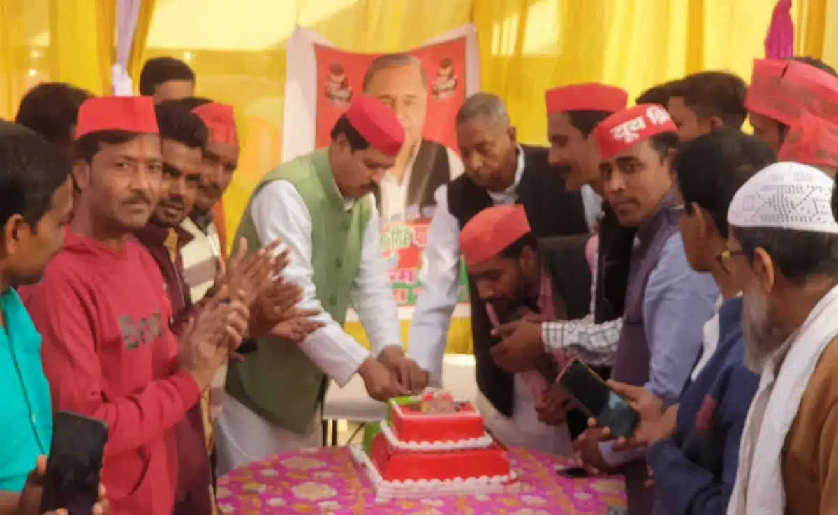 हरदोई में श्री Mulayam Singh Yadav जी का जन्मदिन, धूमधाम से मनाया गया