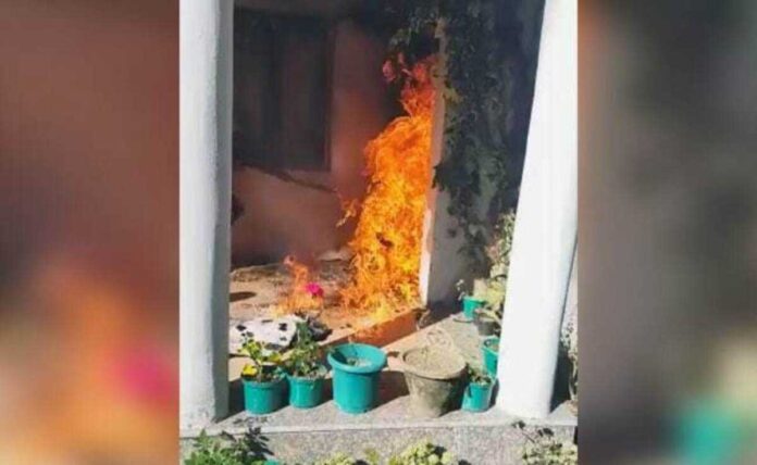 Fire breaks out in Congress Salman Khurshid house
