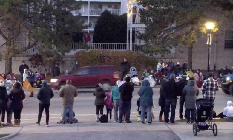 SUV rams into US Waukesha Christmas Parade 5 dead 40 injured