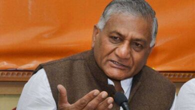 minister blames farmer unions after pm u-turn on farm laws
