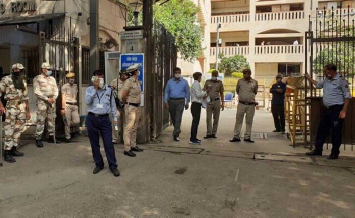 Blast in Delhi's Rohini Court proceedings suspended police probe