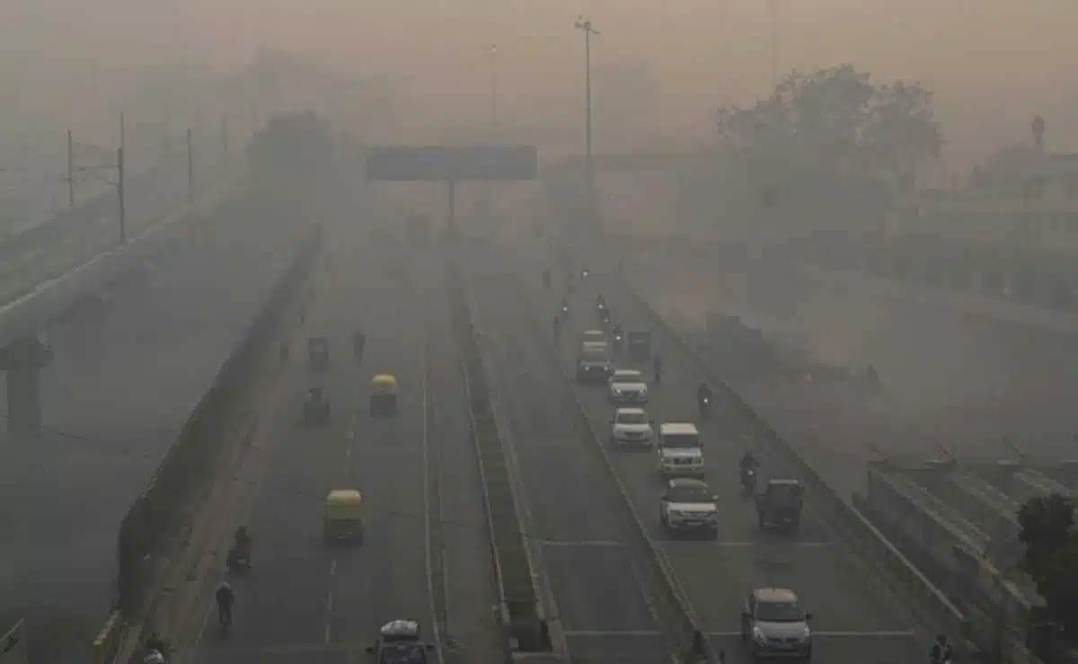 Pollution पर, सुप्रीम कोर्ट ने दिल्ली की खिंचाई की: “वयस्क WFH, स्कूल में बच्चे”