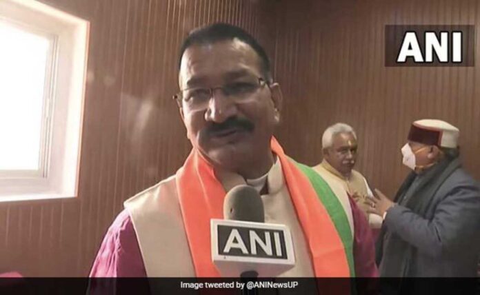 Former Uttarakhand Congress party chief joins BJP before elections