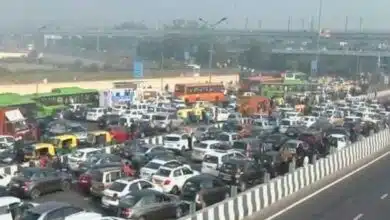 Heavy traffic in Delhi after BJP protest on excise policy