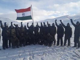 ITBP unfurls the national flag at 15000 feet on Republic Day