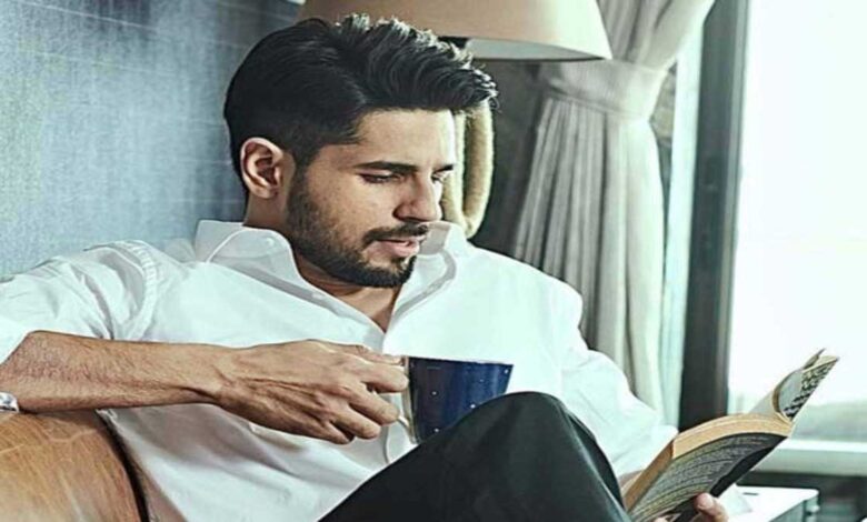 Sidharth Malhotra: Wishes from his co-stars on his birthday.