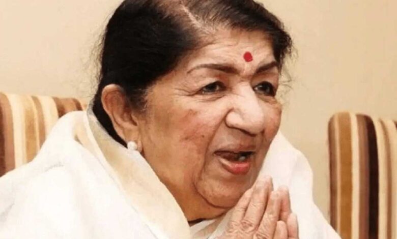 holiday in Maharashtra tomorrow to mourn Lata Mangeshkar