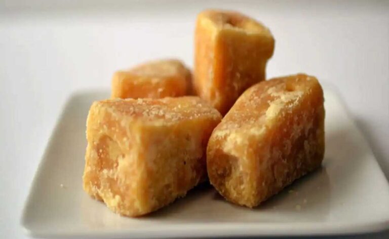 Jaggery के 15 लाभ, पोषण मूल्य और व्यंजन