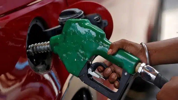 Petrol-Diesel Prices Unchanged in Metros