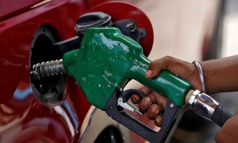 Petrol-Diesel Prices Unchanged in Metros