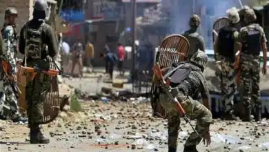 Clashes between stone pelters, jawans after Srinagar encounter