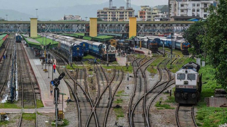ट्रेन टक्करों को रोकने के लिए स्वदेशी ‘KAVACH’ प्रणाली स्थापित करेगा भारतीय रेलवे 
