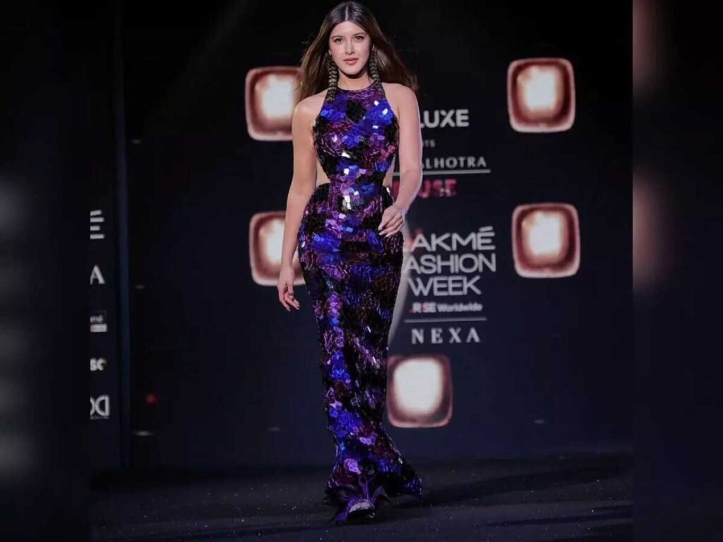 Shanaya Kapoor turns showstopper at Lakme Fashion Week