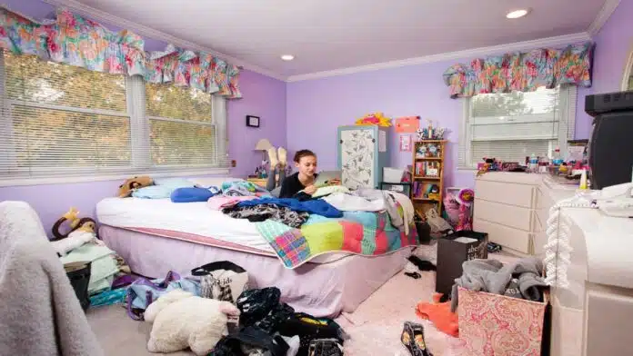 How to help teenagers keep their bedroom organized