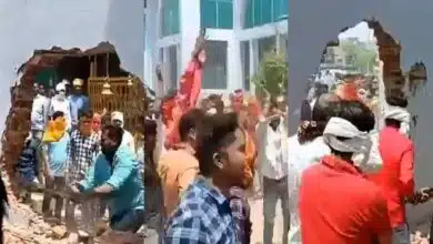 Hindu organizations broke the wall in front of the temple at Katni railway station