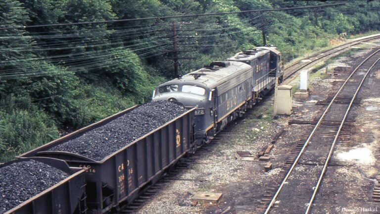 Coal की कमी के बीच ढुलाई के रास्ते के लिए, 42 ट्रेनें रद्द