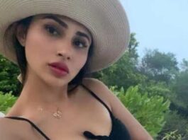 cropped-Mouni-roy-4-2.jpg