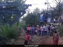 48 people stuck on ropeway for 16 hours, 2 killed in Jharkhand