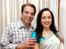 Dharmendra and Hema completed 42 years of marriage.