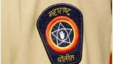 Robbery of rs 1lakh by becoming police officer