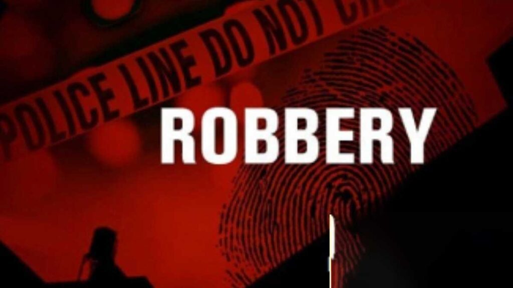 Robbery of rs 1lakh by becoming police officer