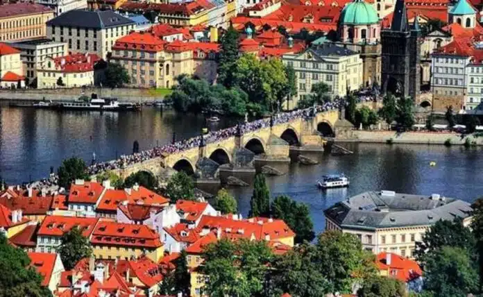 Maharashtra Police in Prague to extradite the person wanted in 19 year old murder