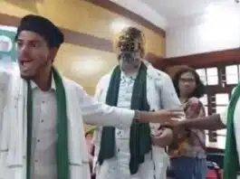 Ink attack on Rakesh Tikait in Bengaluru, chaos