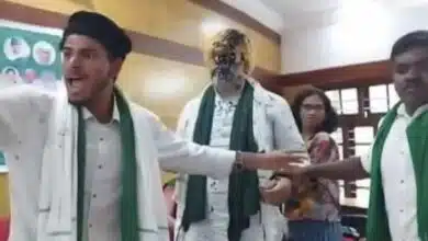 Ink attack on Rakesh Tikait in Bengaluru, chaos