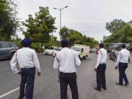 Delhi Traffic Cop thrashed after woman alleges misbehavior