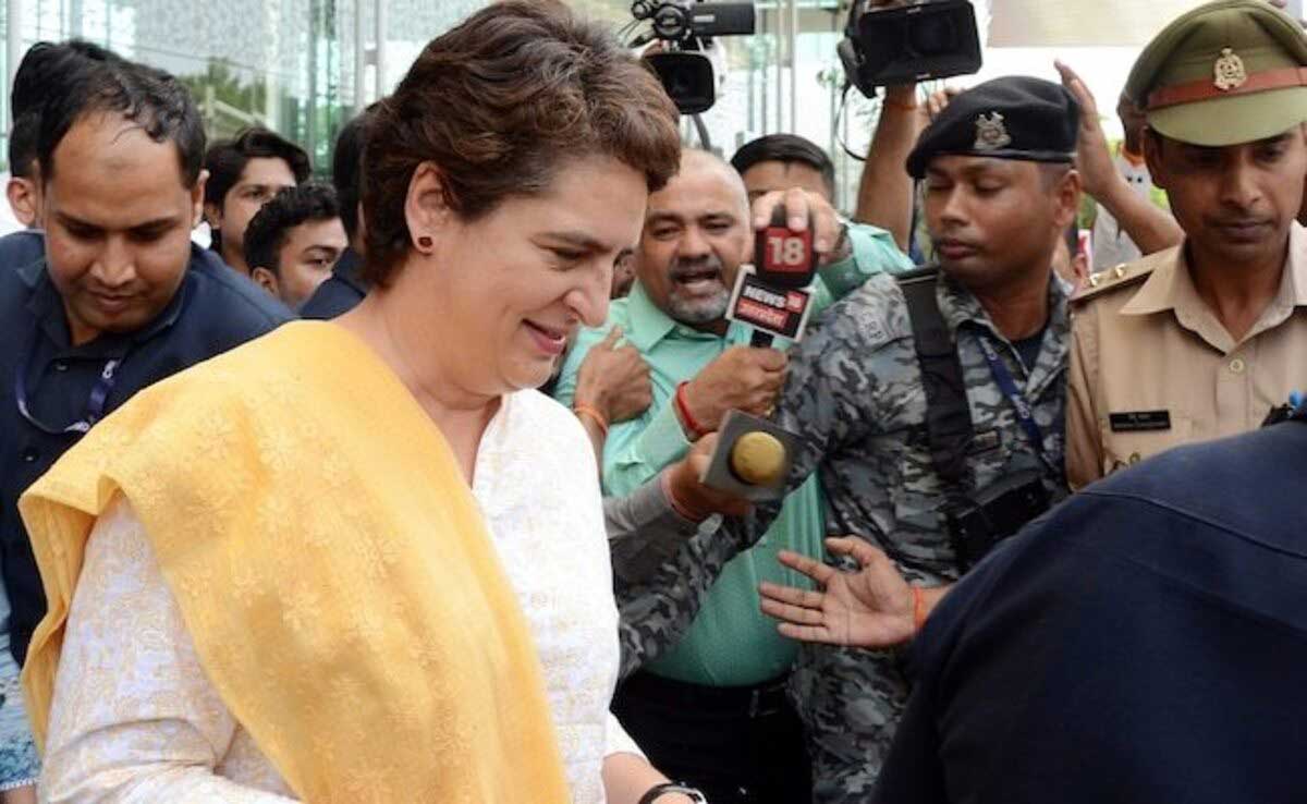 Priyanka Gandhi suddenly left UP Congress party meeting