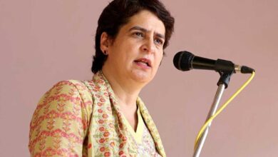 Priyanka Gandhi suddenly left UP Congress party meeting