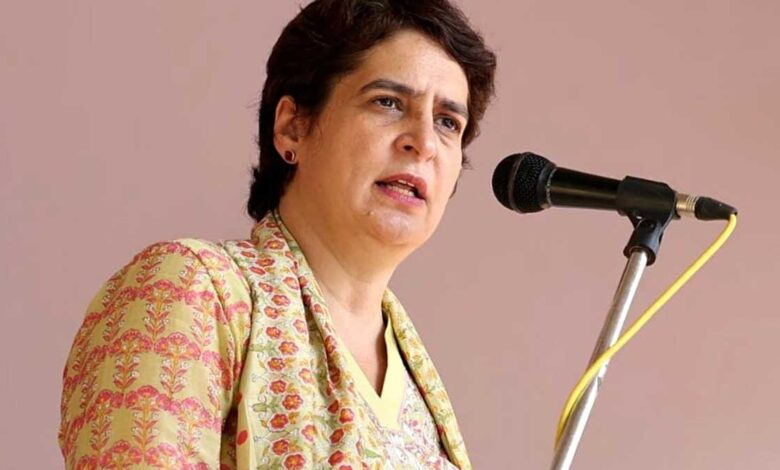 Priyanka Gandhi suddenly left UP Congress party meeting