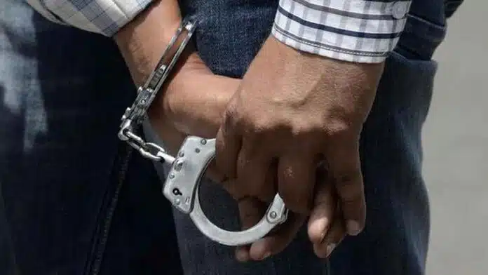 Raid on fake call centre in Delhi, 7 arrested