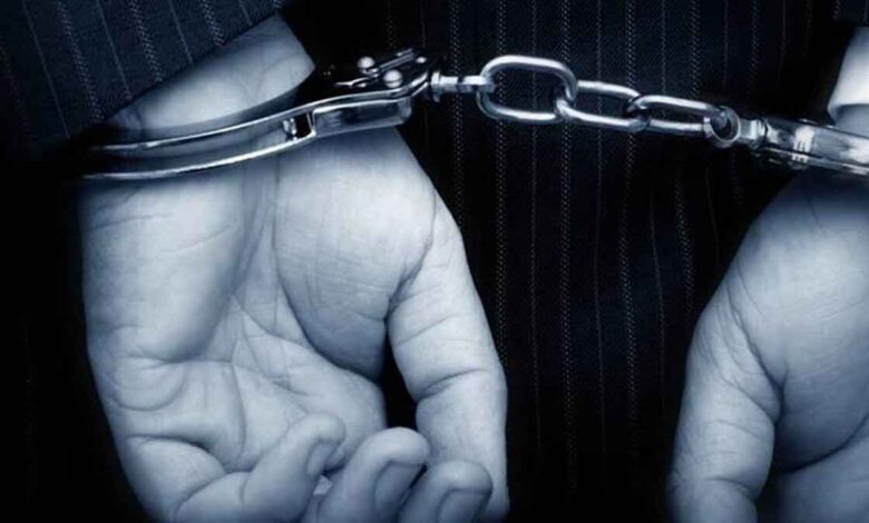 In Front Of Children Man Stabs Wife To Death in Maharashtra