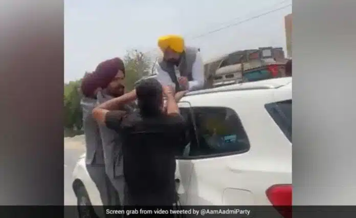 The protester of 'Agneepath' stopped the SUV of Punjab CM