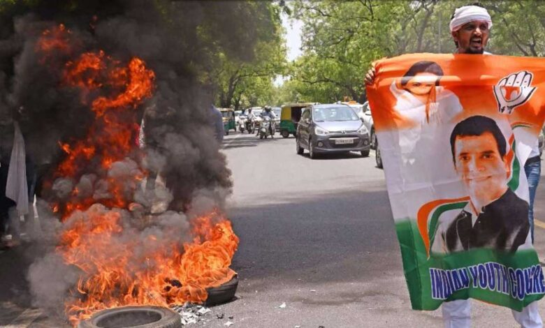 Case filed in Delhi for misbehaving with police during Congress protests