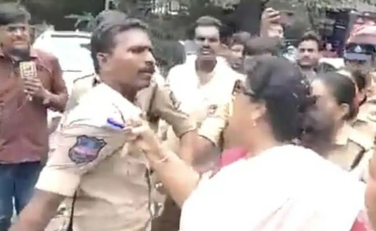 Case against Congress Renuka Chaudhary for catching soldier's collar