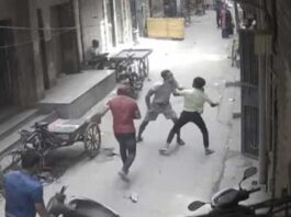 Man was slit, beheaded in public scene in Delhi