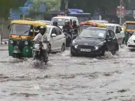 Monsoon in Delhi: Heavy rain, water on roads, heavy jam