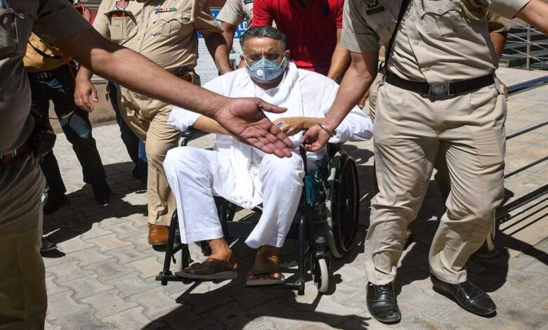 5 jail officials suspended for helping Mukhtar Ansari