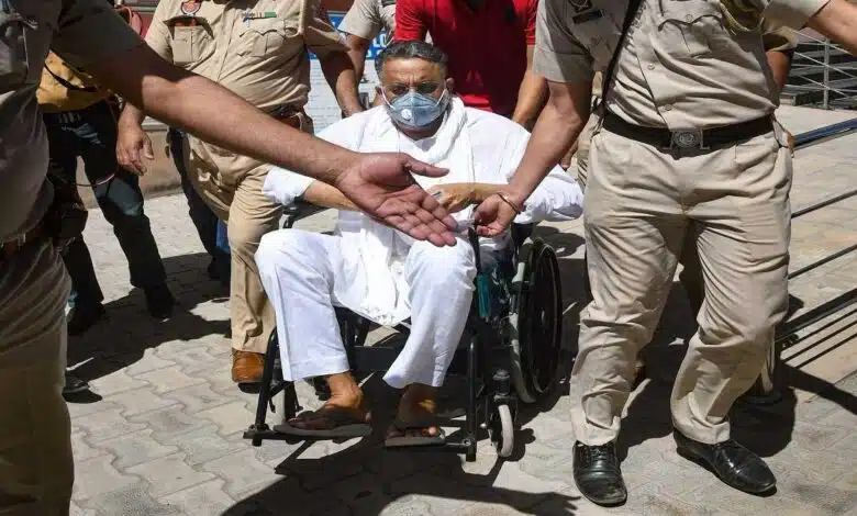 5 jail officials suspended for helping Mukhtar Ansari