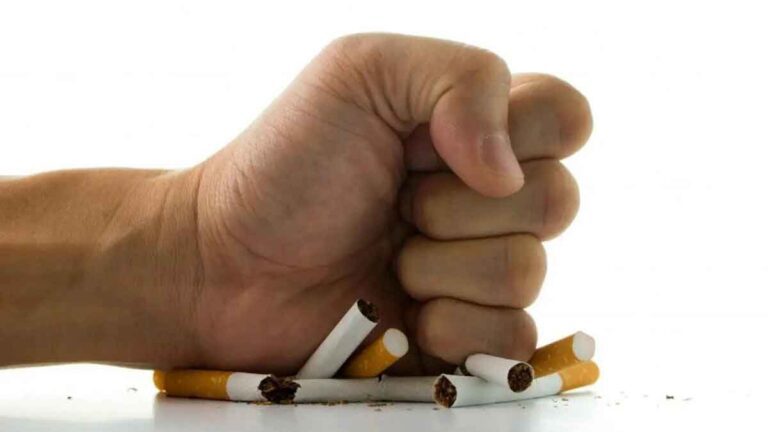 Smoking छोड़ने के लिए लागू करने के लिए 13 विचार