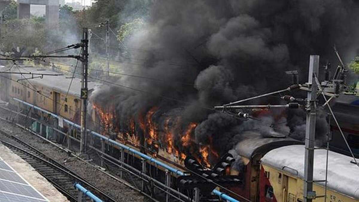agneepath protest