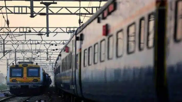 'Agneepath' Protest continues, Bihar halt train services