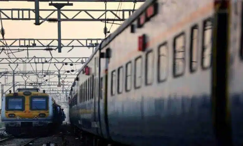 'Agneepath' Protest continues, Bihar halt train services