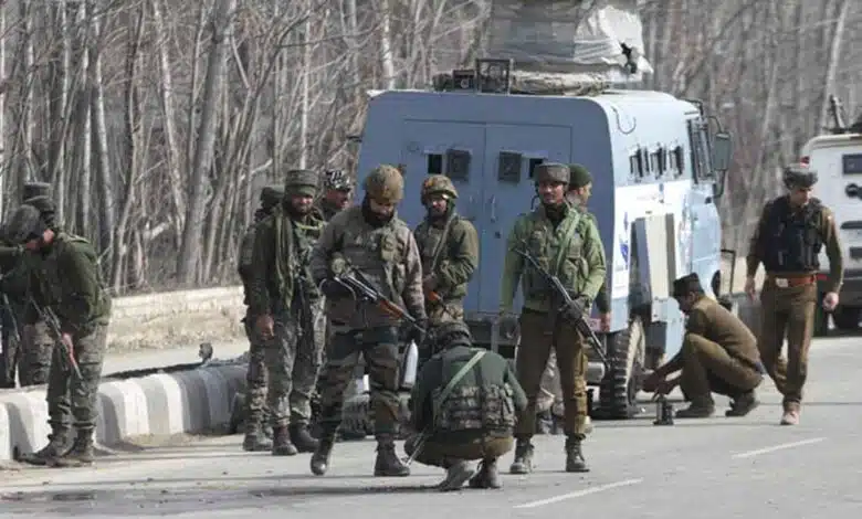 1 policeman killed, 2 injured in Srinagar militant firing